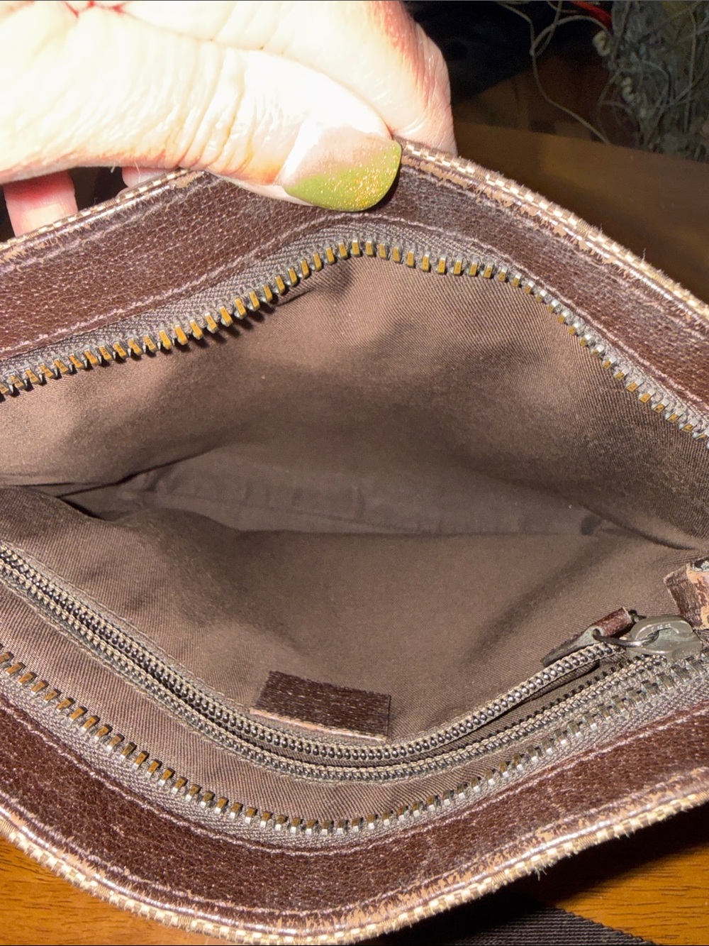 Gucci Beige/Brown GG Supreme Messenger Bag - Picture 9 of 14